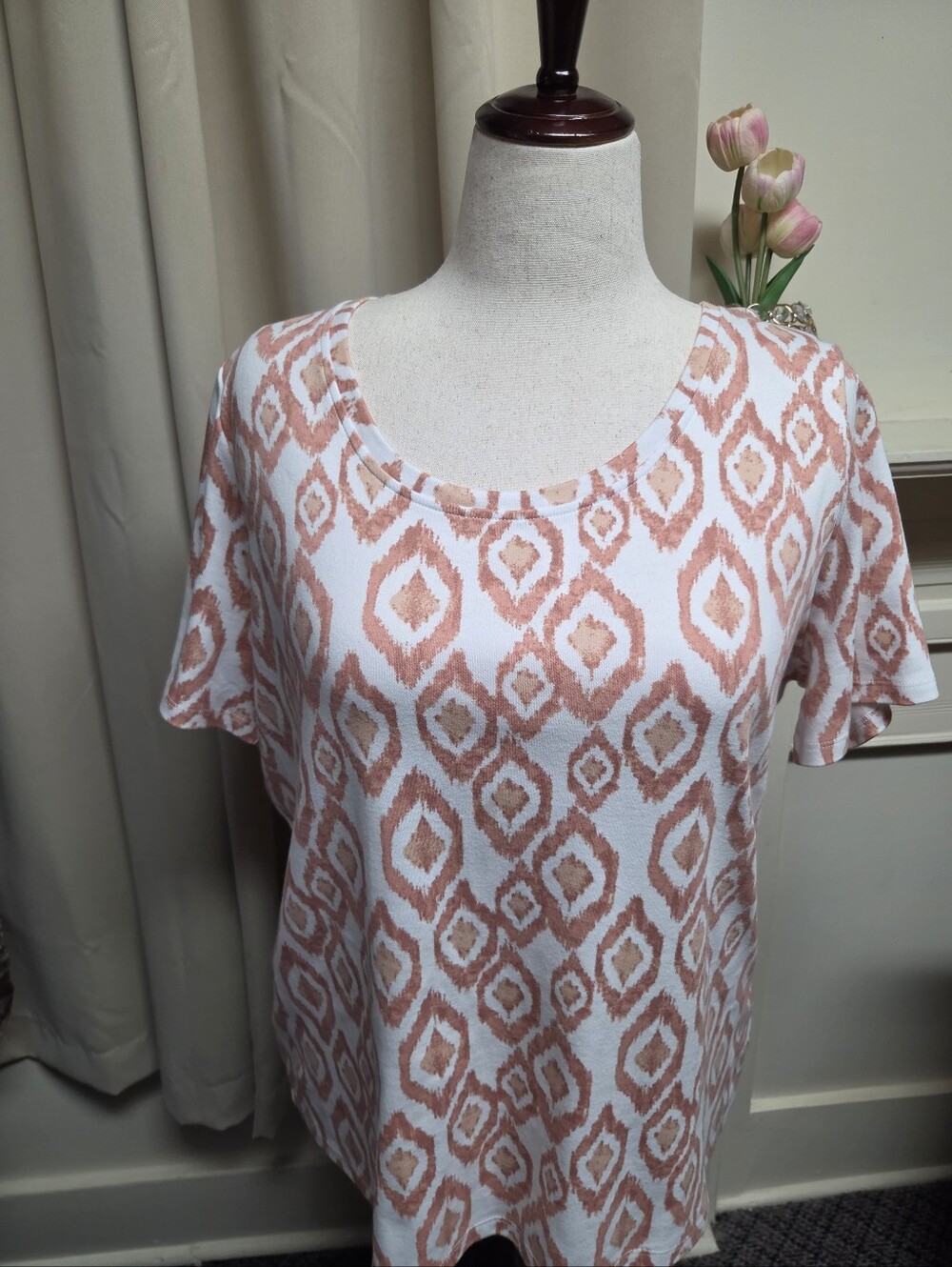 Demin & Company White and Dusty Rose Patterned Short Sleeve Top Size XL